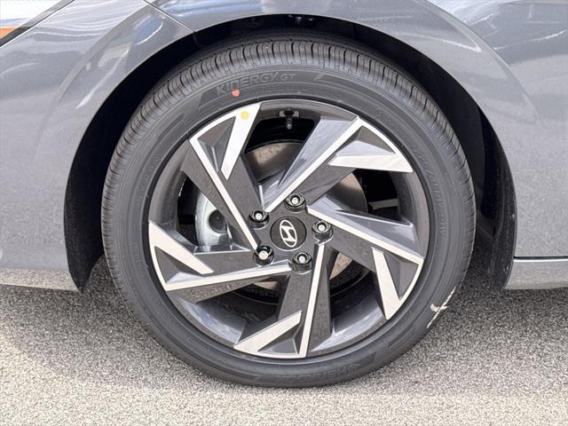new 2025 Hyundai Elantra car, priced at $25,543