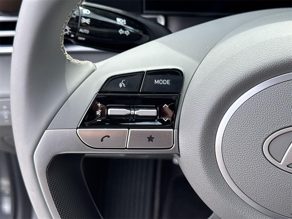 new 2025 Hyundai Elantra car, priced at $25,543