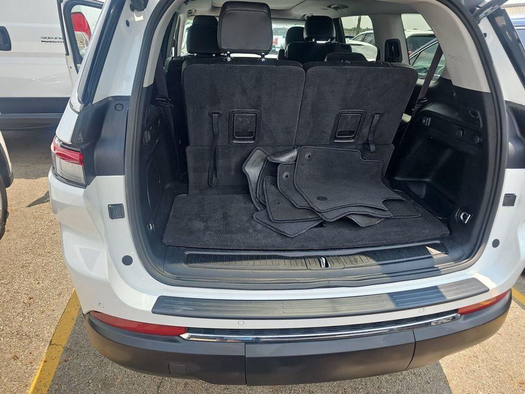 used 2022 Jeep Grand Cherokee L car
