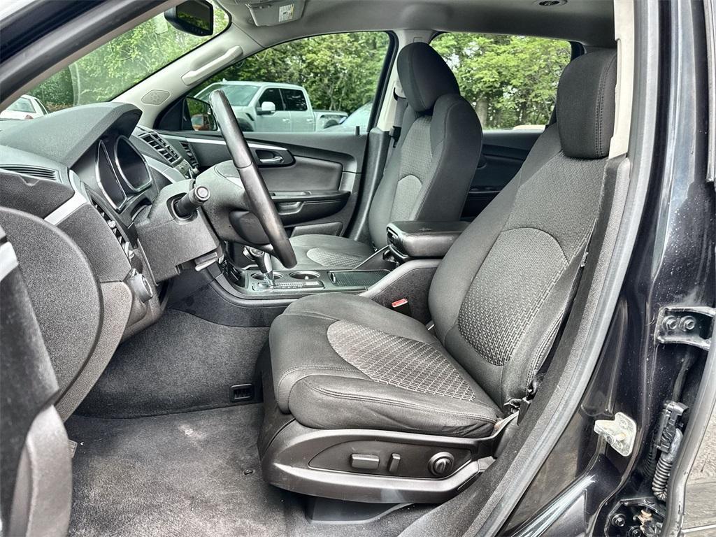 used 2011 Chevrolet Traverse car, priced at $5,494