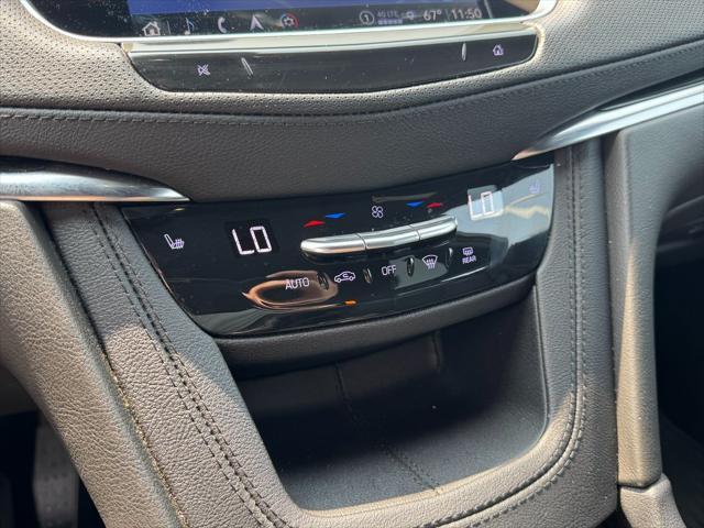 used 2022 Cadillac XT5 car, priced at $30,744