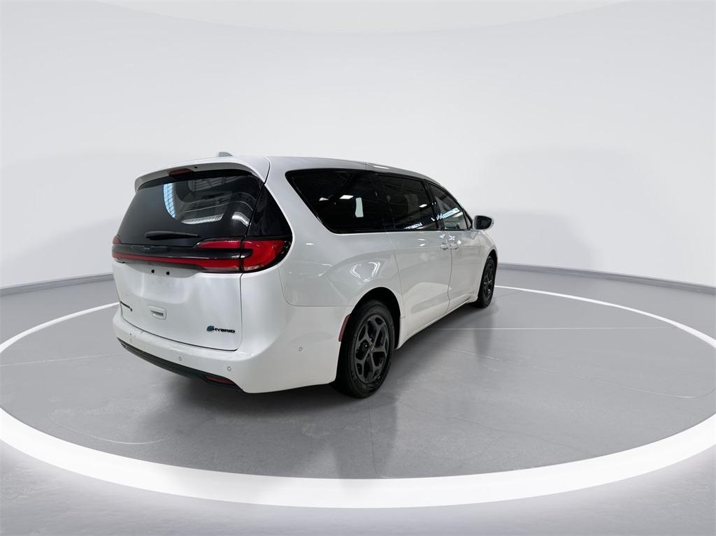 used 2022 Chrysler Pacifica Hybrid car, priced at $23,444