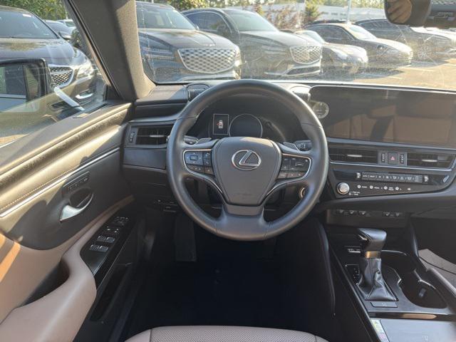 used 2023 Lexus ES 250 car, priced at $30,884
