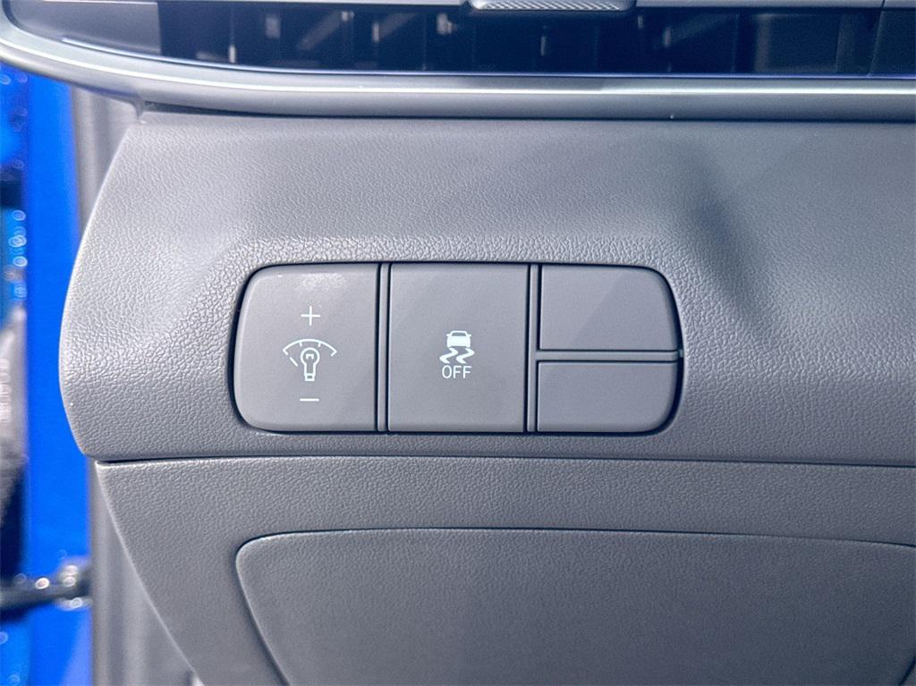 new 2025 Hyundai Elantra car, priced at $23,466