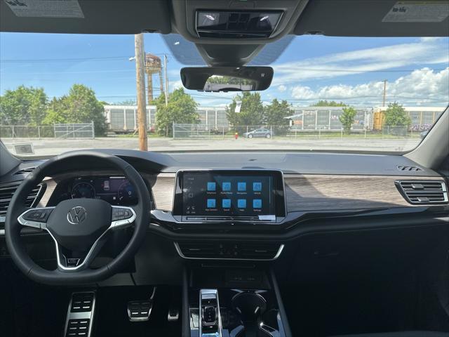 new 2025 Volkswagen Atlas car, priced at $54,091