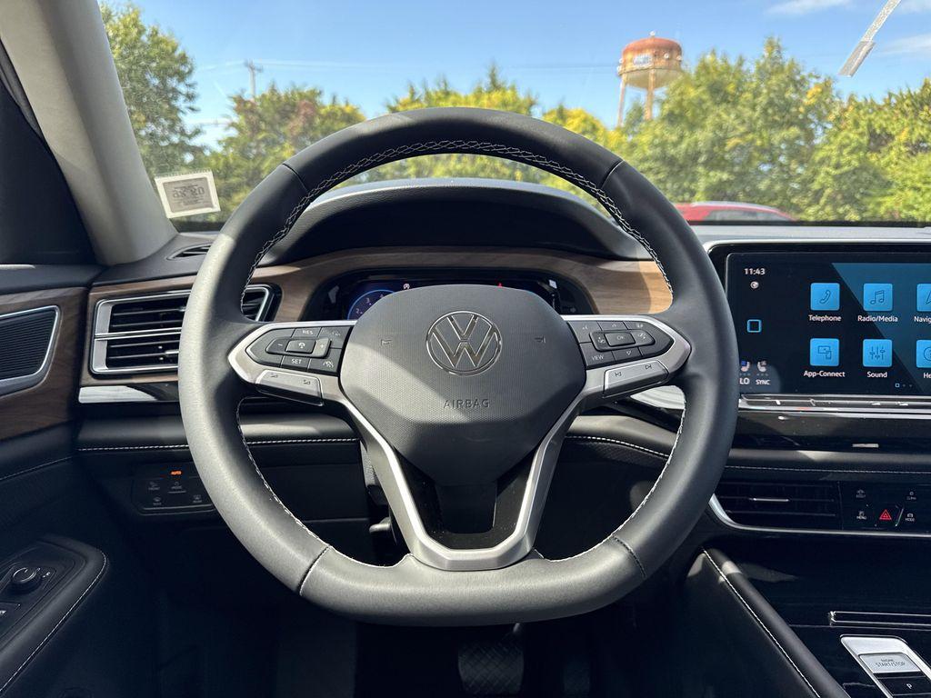 new 2026 Volkswagen Atlas car, priced at $48,456