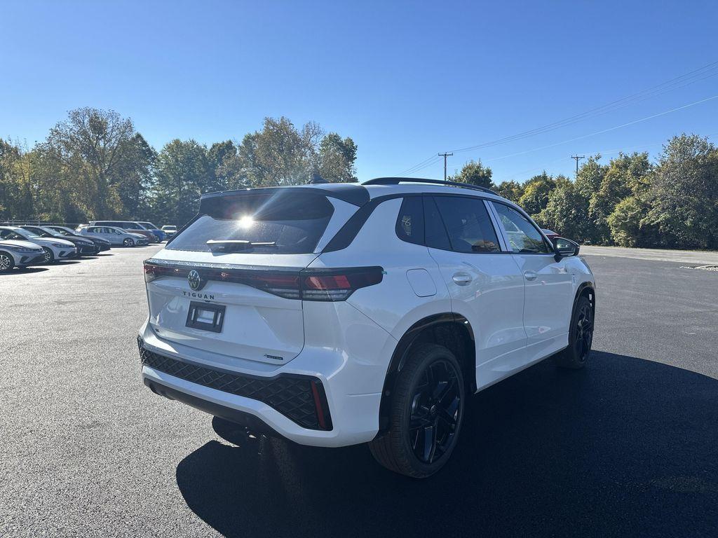 new 2025 Volkswagen Tiguan car, priced at $37,702