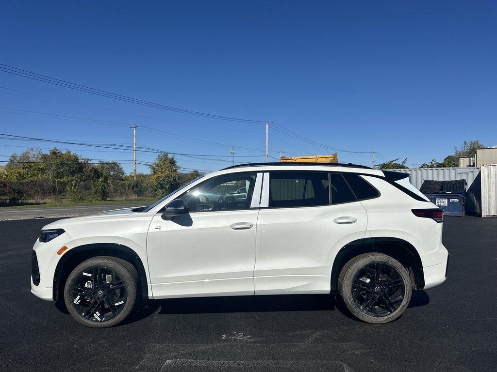 new 2025 Volkswagen Tiguan car, priced at $37,702