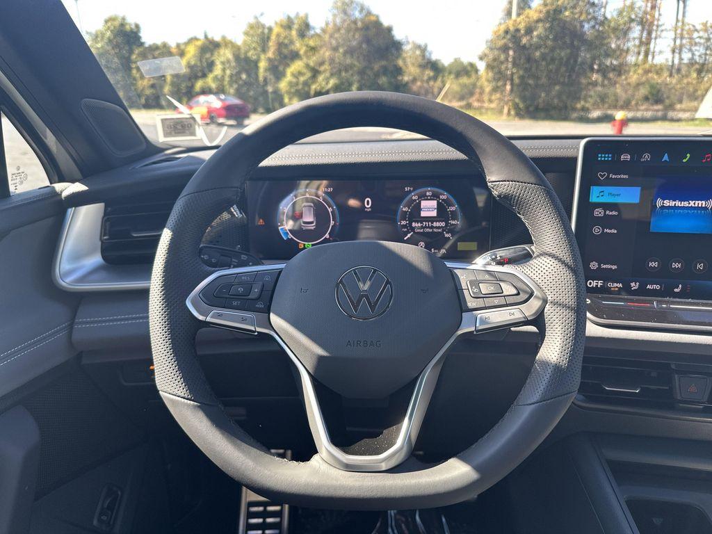 new 2025 Volkswagen Tiguan car, priced at $37,702