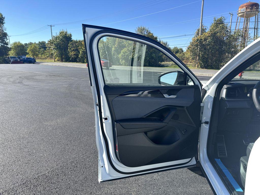 new 2025 Volkswagen Tiguan car, priced at $37,702