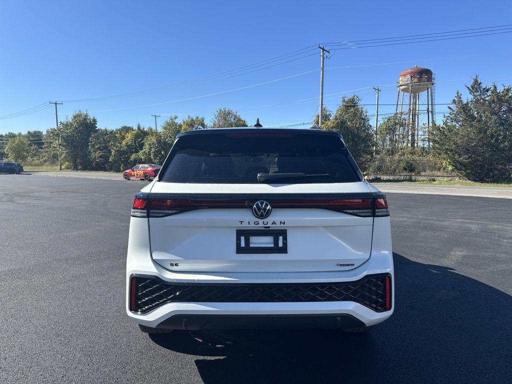 new 2025 Volkswagen Tiguan car, priced at $37,702