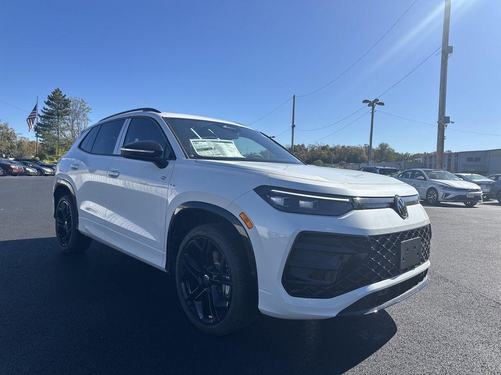 new 2025 Volkswagen Tiguan car, priced at $37,702