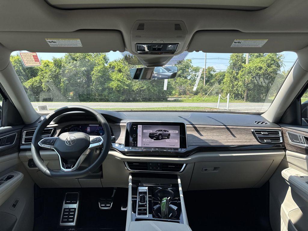 new 2026 Volkswagen Atlas car, priced at $53,748