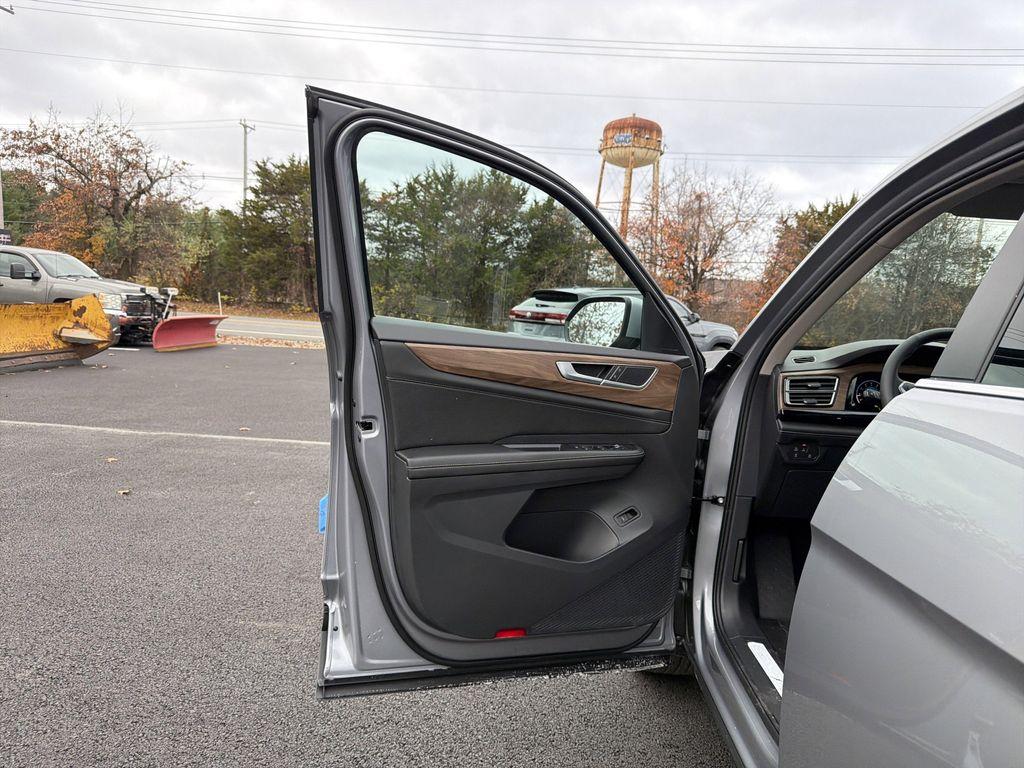 new 2026 Volkswagen Atlas car, priced at $46,915