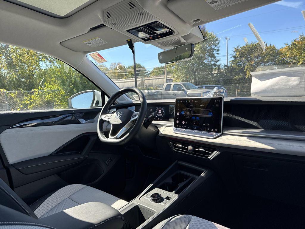 new 2025 Volkswagen Tiguan car, priced at $35,287