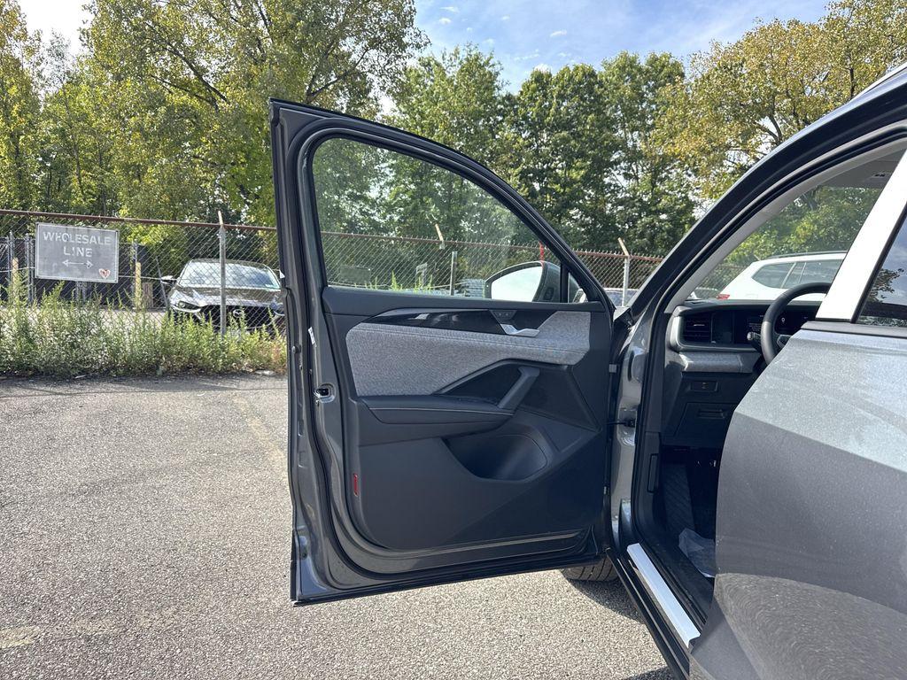 new 2025 Volkswagen Tiguan car, priced at $31,182