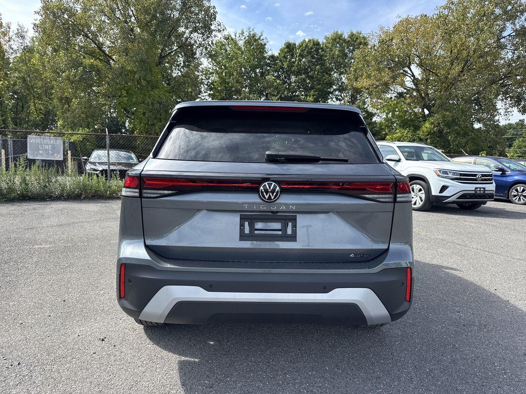 new 2025 Volkswagen Tiguan car, priced at $31,182