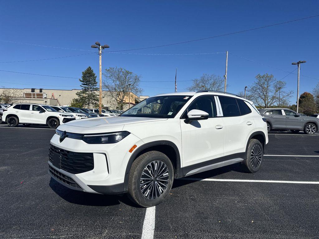 new 2025 Volkswagen Tiguan car, priced at $30,886