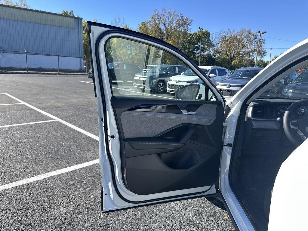 new 2025 Volkswagen Tiguan car, priced at $30,886