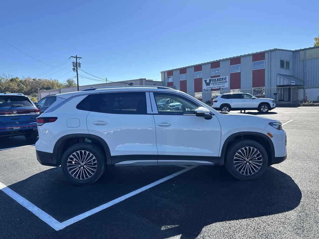 new 2025 Volkswagen Tiguan car, priced at $30,886