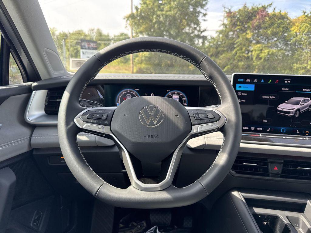 new 2025 Volkswagen Tiguan car, priced at $34,882