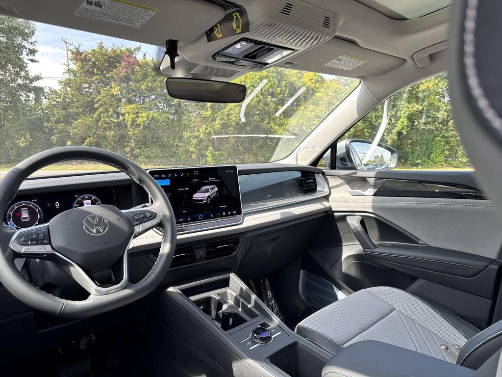 new 2025 Volkswagen Tiguan car, priced at $34,882
