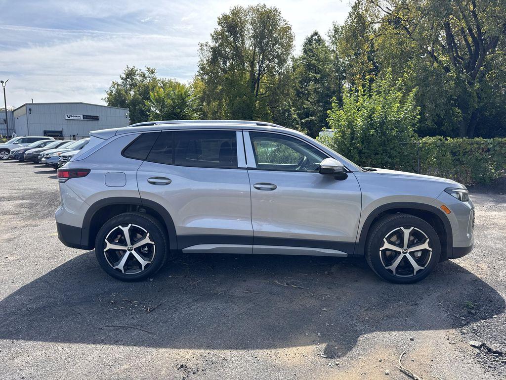 new 2025 Volkswagen Tiguan car, priced at $34,882