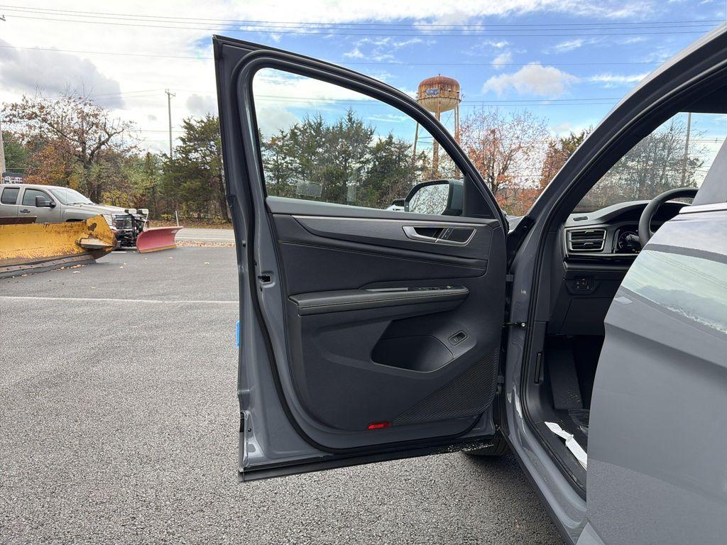 new 2026 Volkswagen Atlas Cross Sport car, priced at $46,136