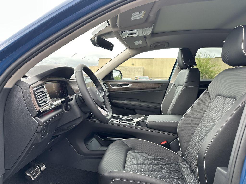 new 2025 Volkswagen Atlas car, priced at $49,745