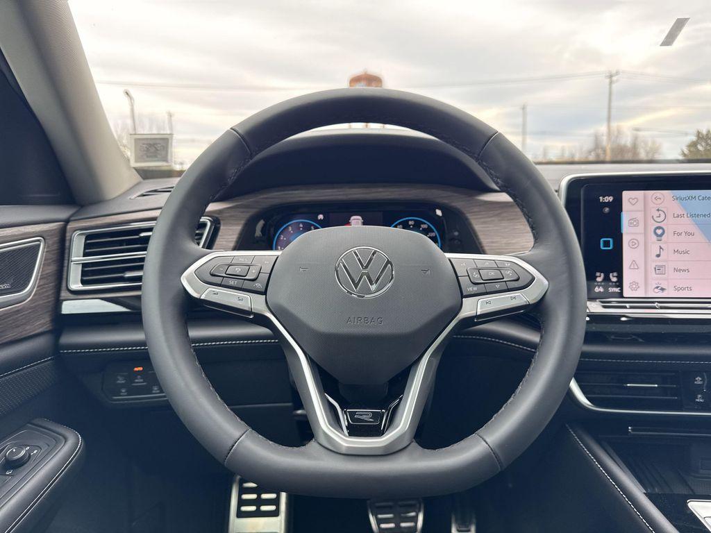 new 2025 Volkswagen Atlas car, priced at $50,636