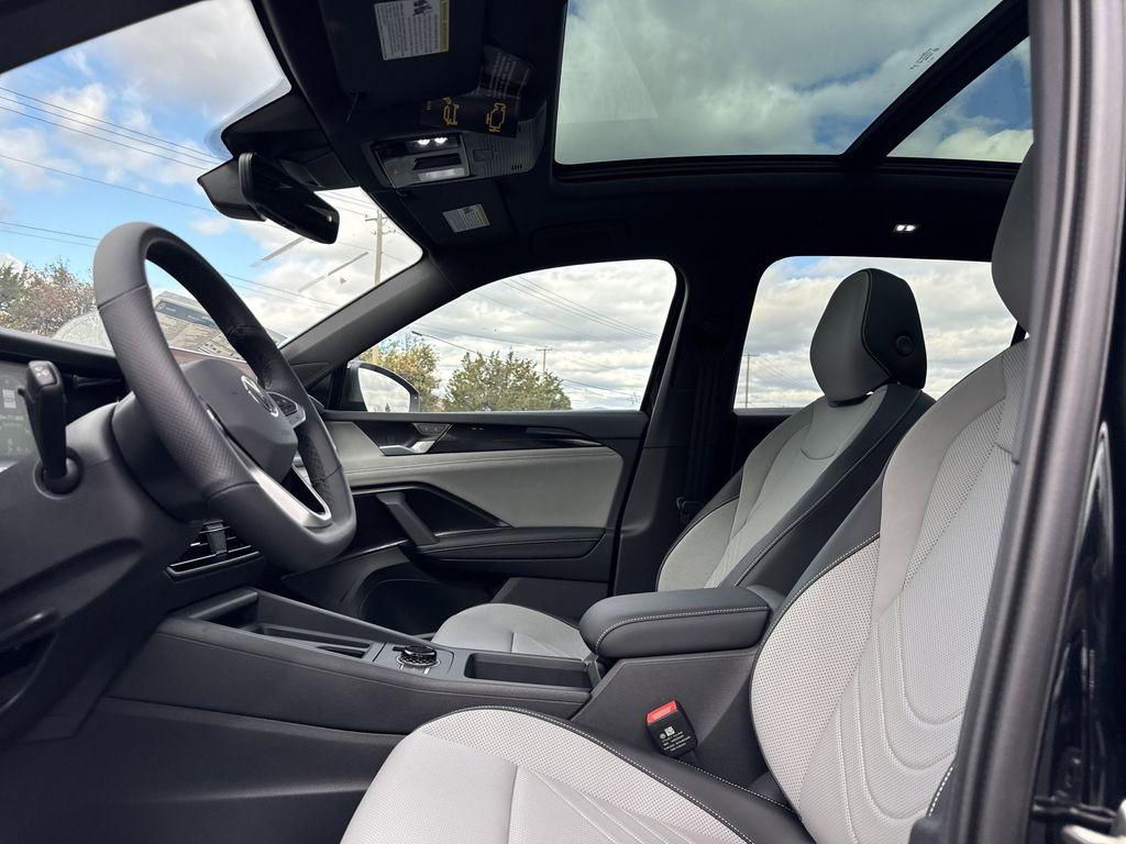 new 2025 Volkswagen Tiguan car, priced at $37,247