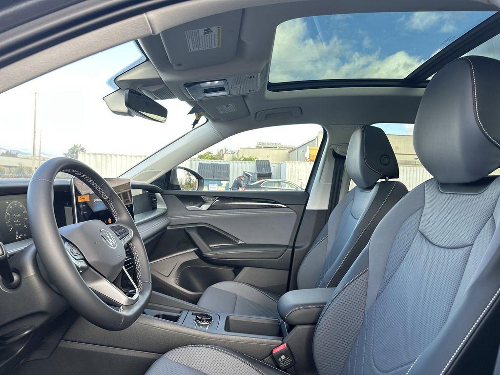 new 2025 Volkswagen Tiguan car, priced at $34,576