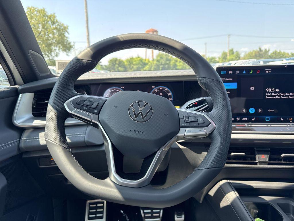 new 2025 Volkswagen Tiguan car, priced at $37,286