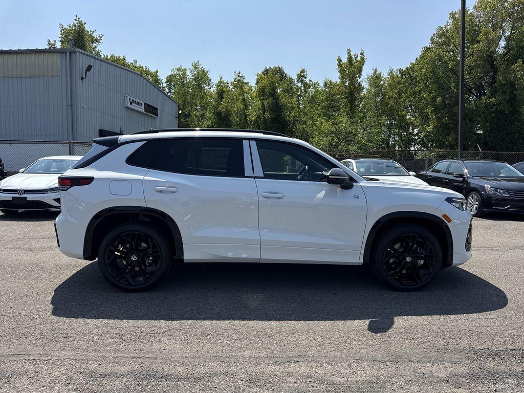 new 2025 Volkswagen Tiguan car, priced at $37,286