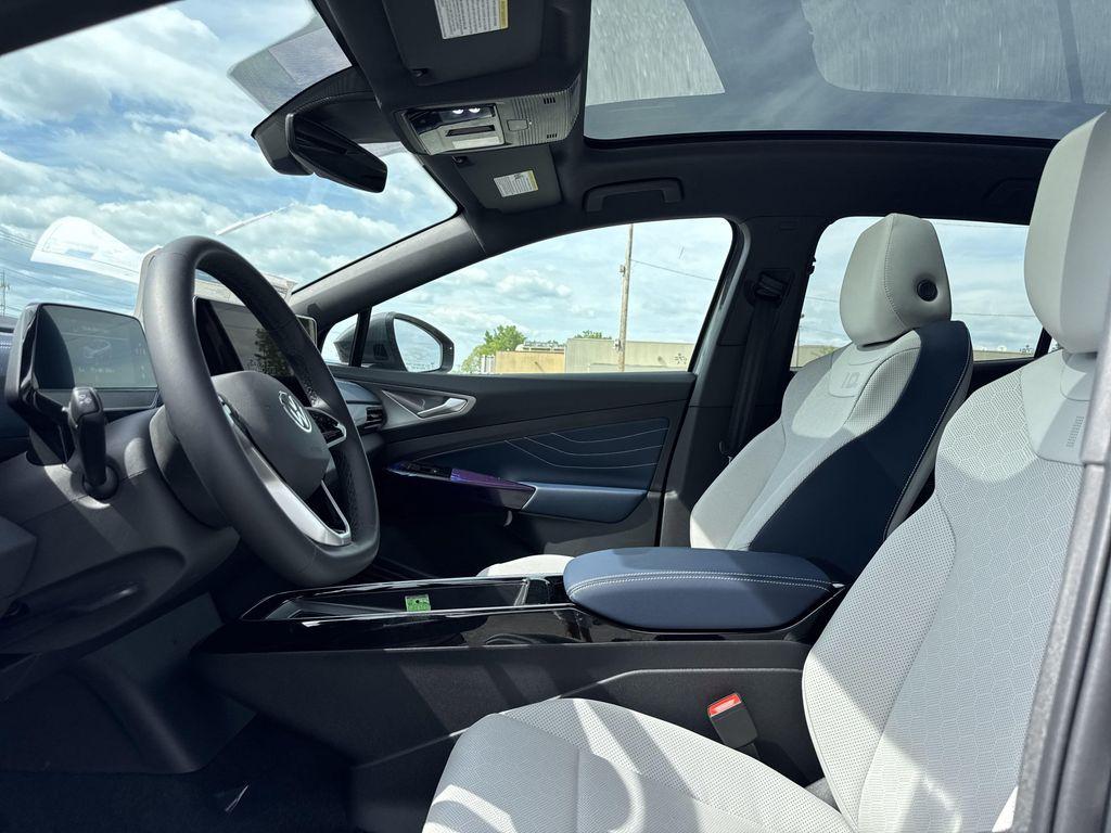 new 2025 Volkswagen ID.4 car, priced at $50,516