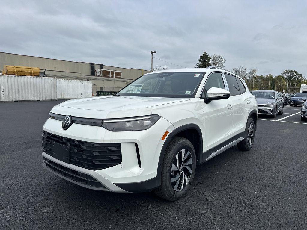 new 2025 Volkswagen Tiguan car, priced at $30,882