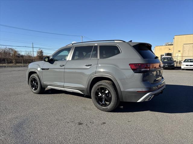 new 2025 Volkswagen Atlas car, priced at $46,343