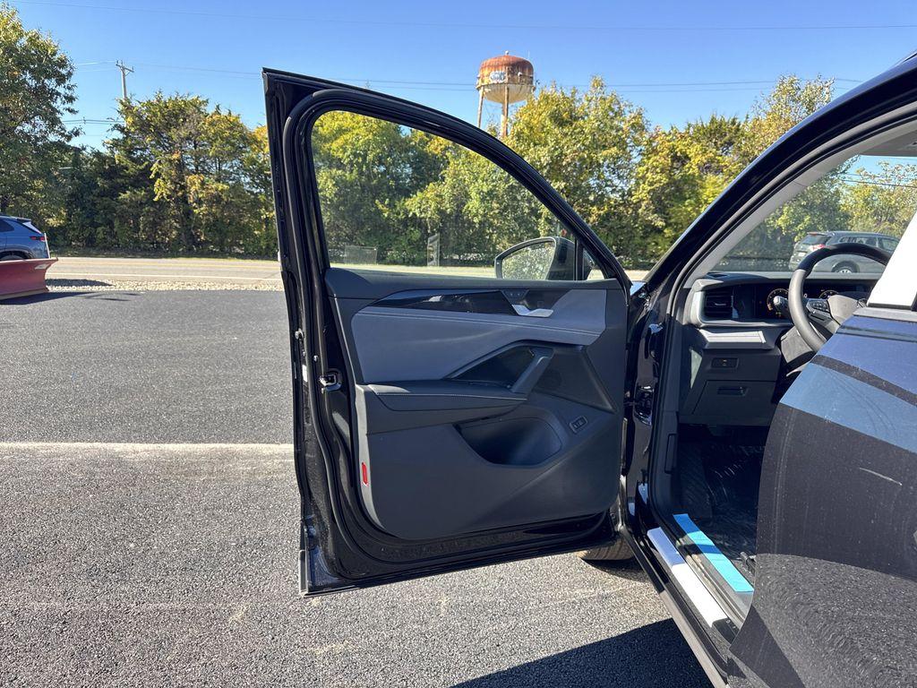 new 2025 Volkswagen Tiguan car, priced at $34,586