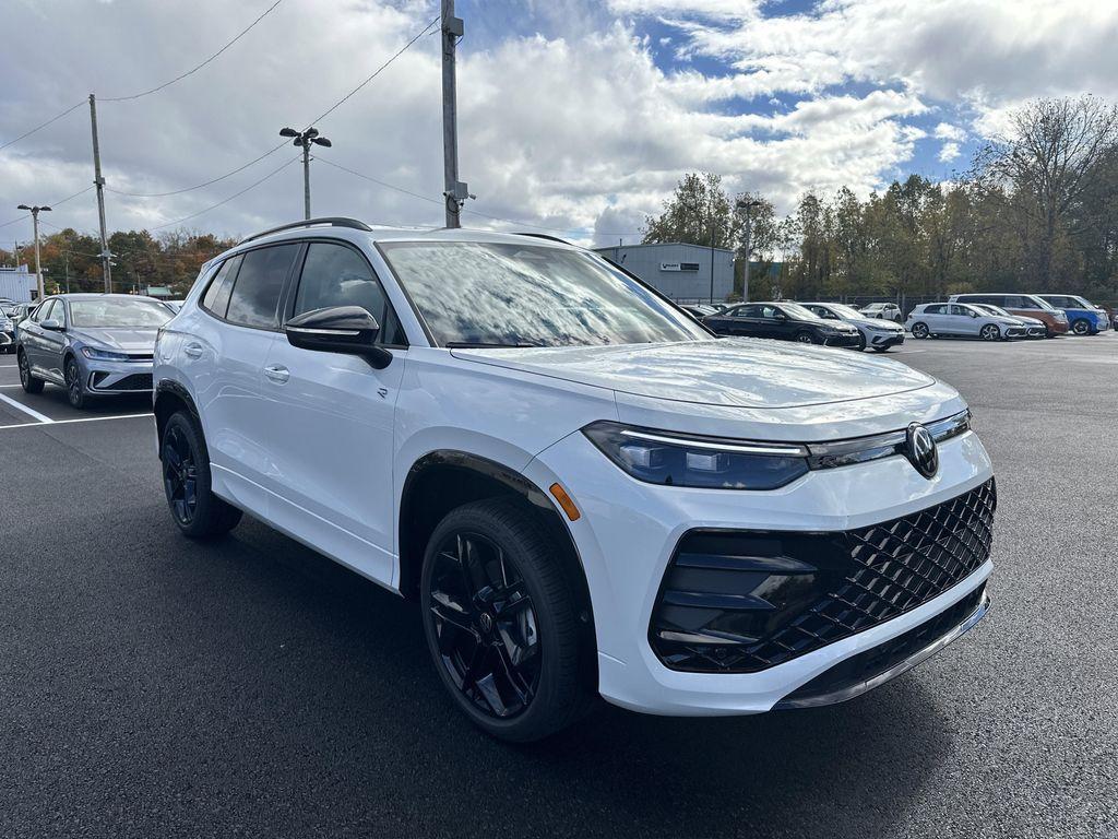 new 2025 Volkswagen Tiguan car, priced at $37,176
