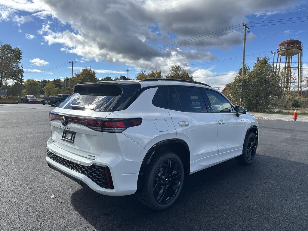 new 2025 Volkswagen Tiguan car, priced at $37,176