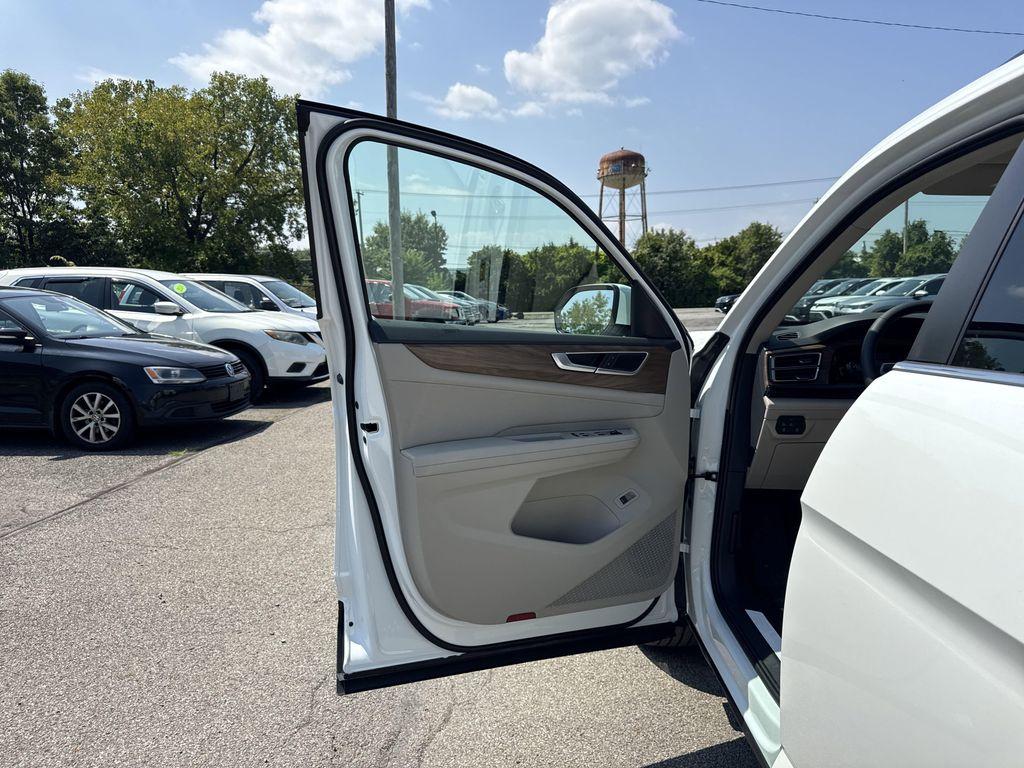 new 2026 Volkswagen Atlas car, priced at $47,870