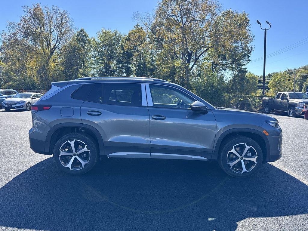 new 2025 Volkswagen Tiguan car, priced at $34,882