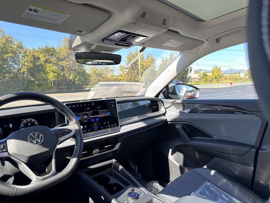 new 2025 Volkswagen Tiguan car, priced at $34,882