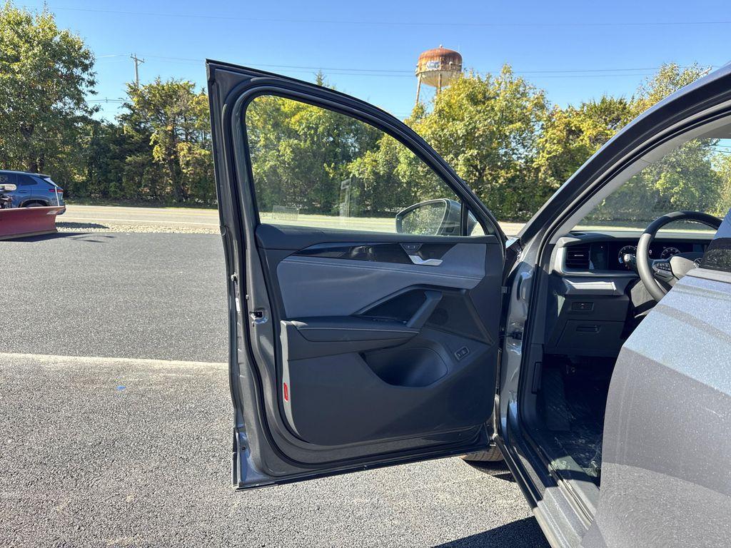 new 2025 Volkswagen Tiguan car, priced at $34,882