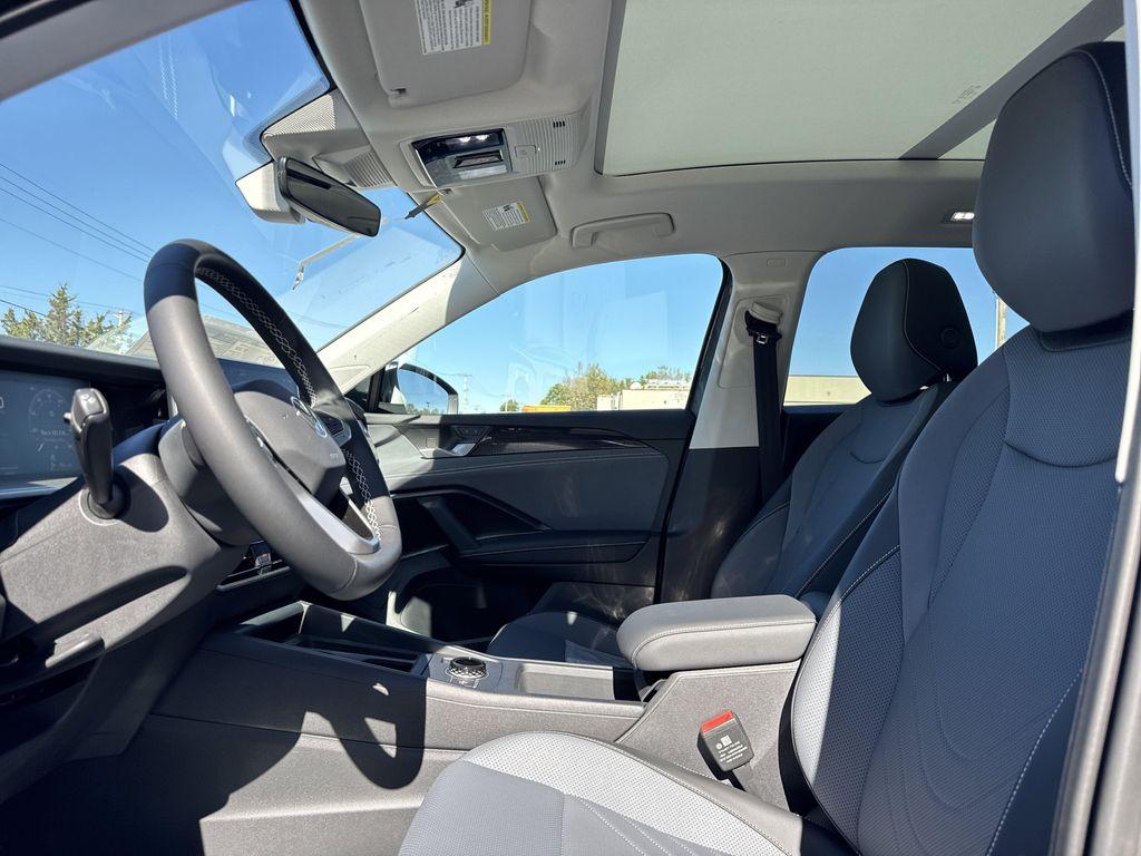 new 2025 Volkswagen Tiguan car, priced at $34,882