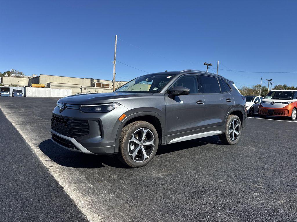 new 2025 Volkswagen Tiguan car, priced at $34,882