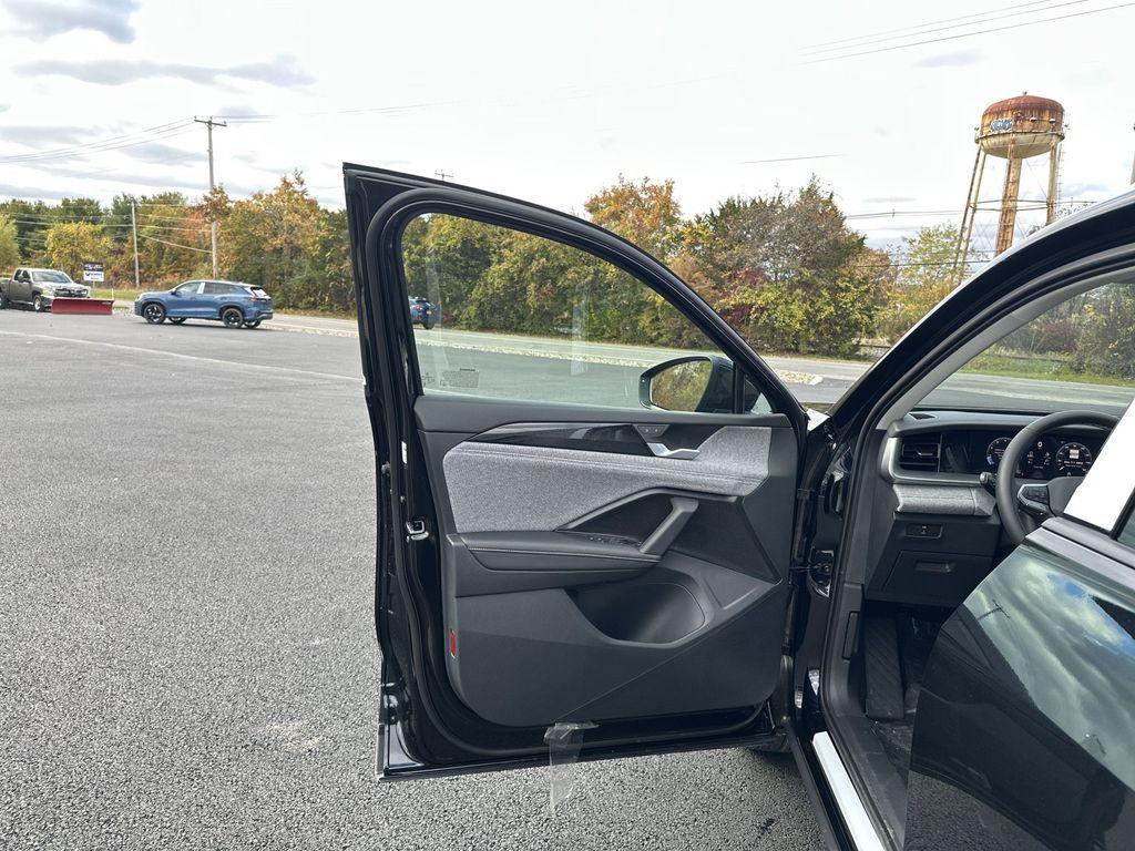 new 2026 Volkswagen Tiguan car, priced at $32,492