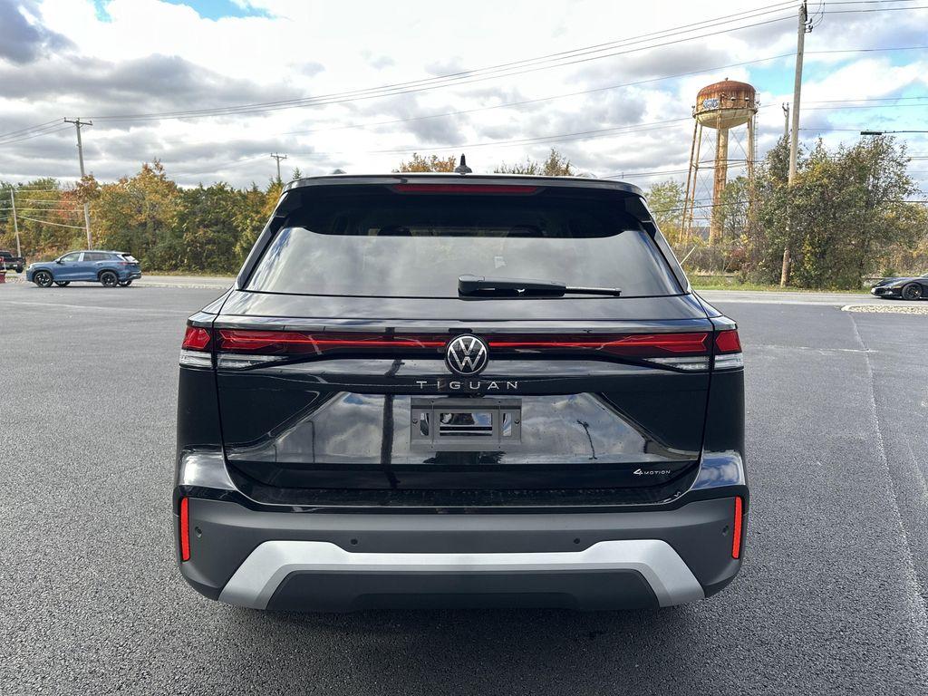 new 2026 Volkswagen Tiguan car, priced at $32,492
