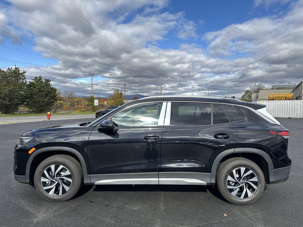 new 2026 Volkswagen Tiguan car, priced at $32,492