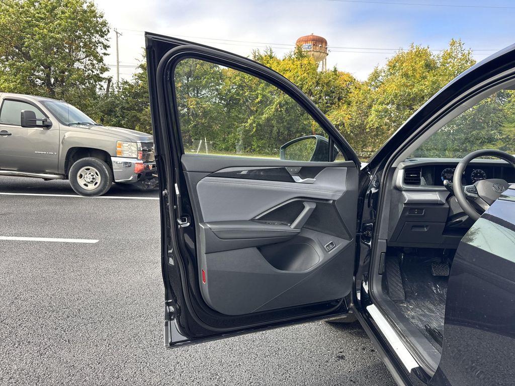 new 2025 Volkswagen Tiguan car, priced at $34,586